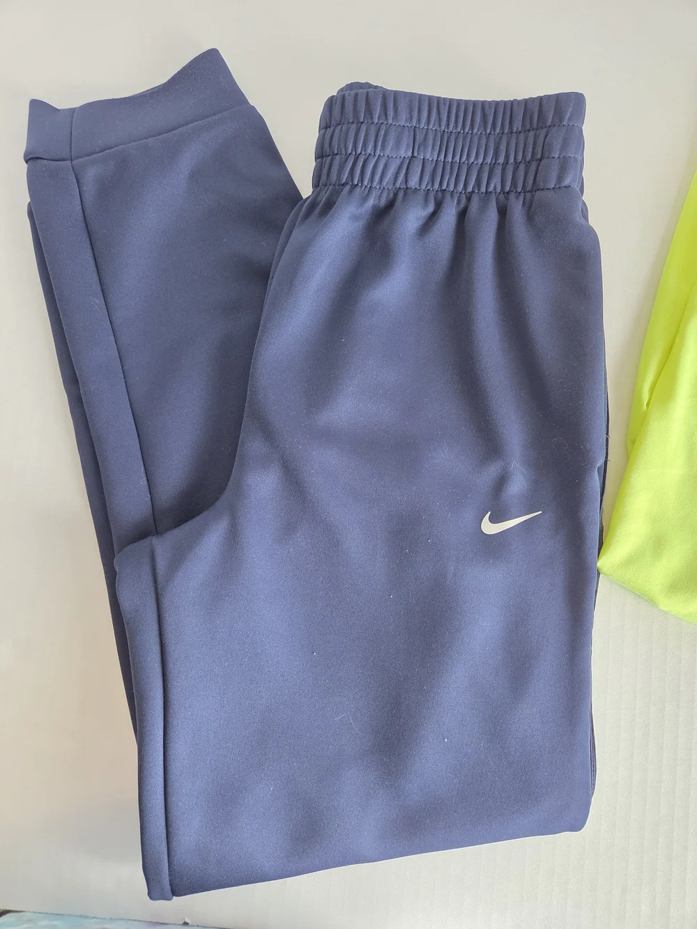 Nike Kids' Navy Joggers And Neon Shirt Bundle Size L - Picture 2 of 7